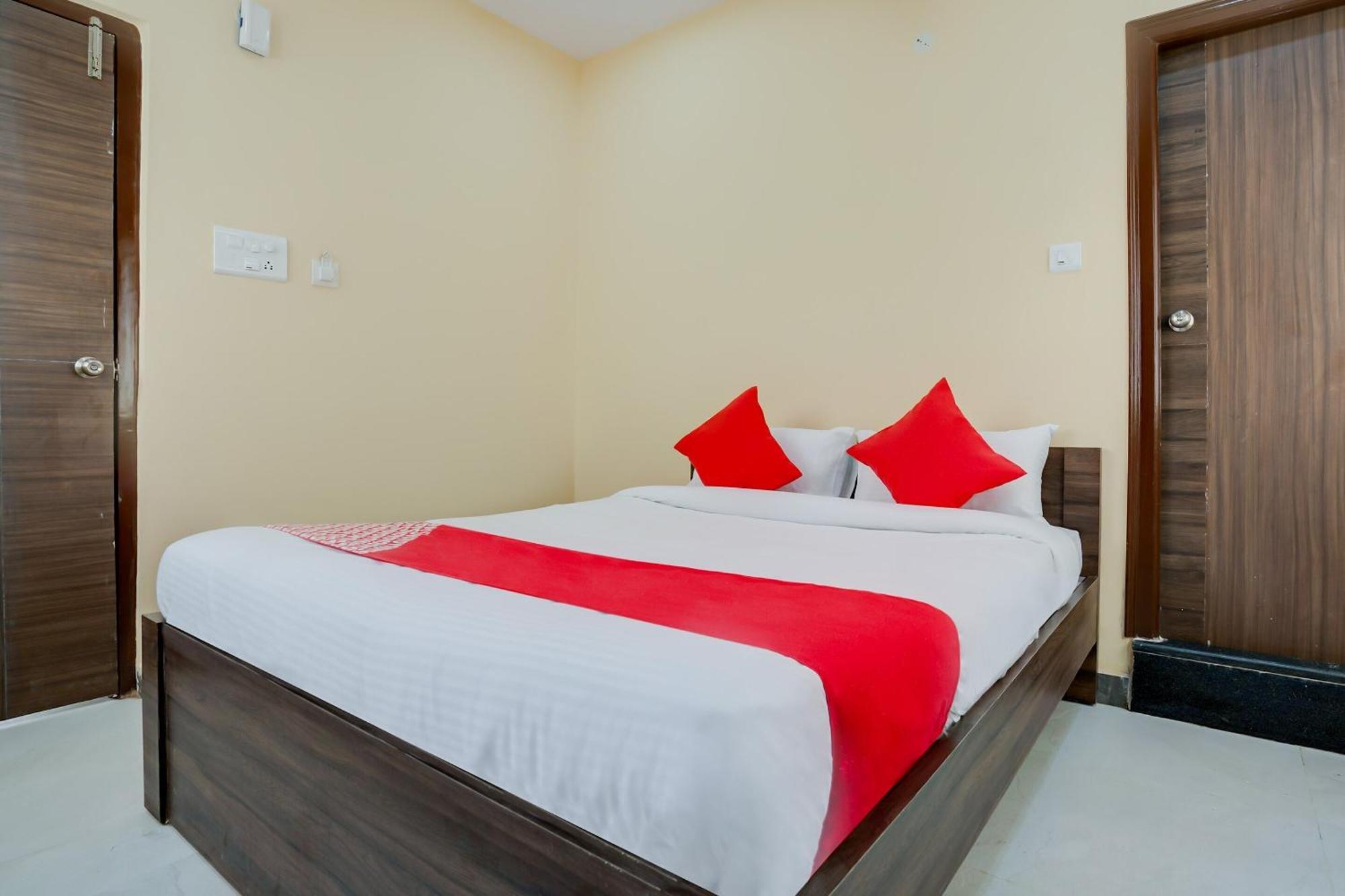 Hotel O Alekhya Residency Cafe Bahar Sururnagar Eksteriør billede