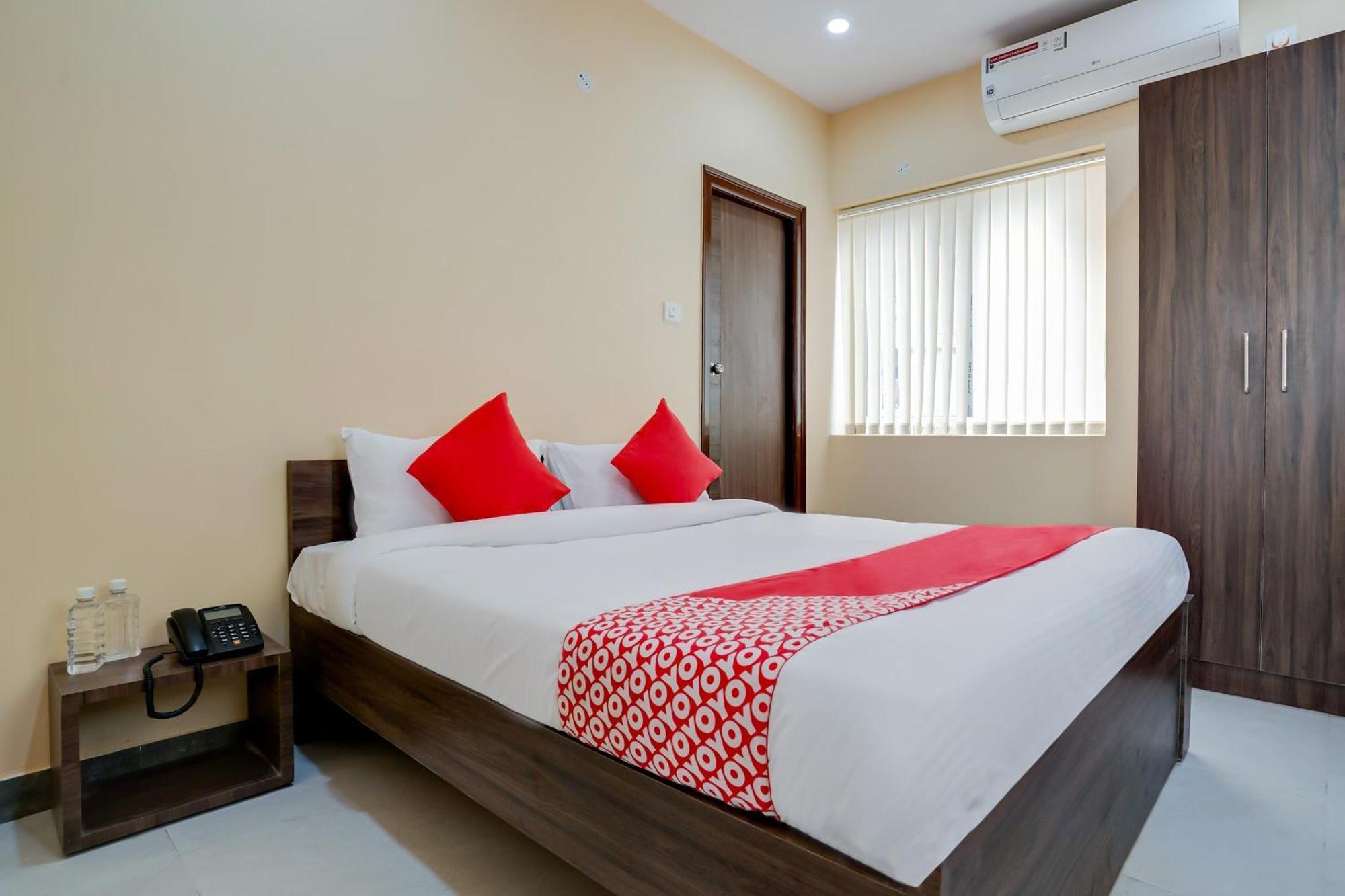Hotel O Alekhya Residency Cafe Bahar Sururnagar Eksteriør billede