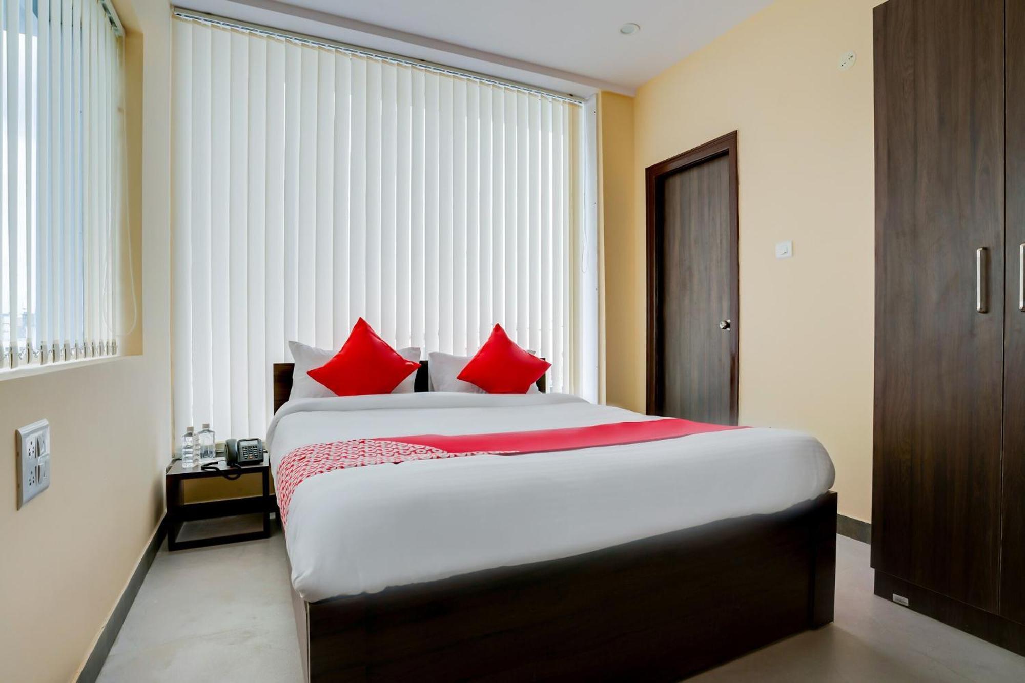 Hotel O Alekhya Residency Cafe Bahar Sururnagar Eksteriør billede