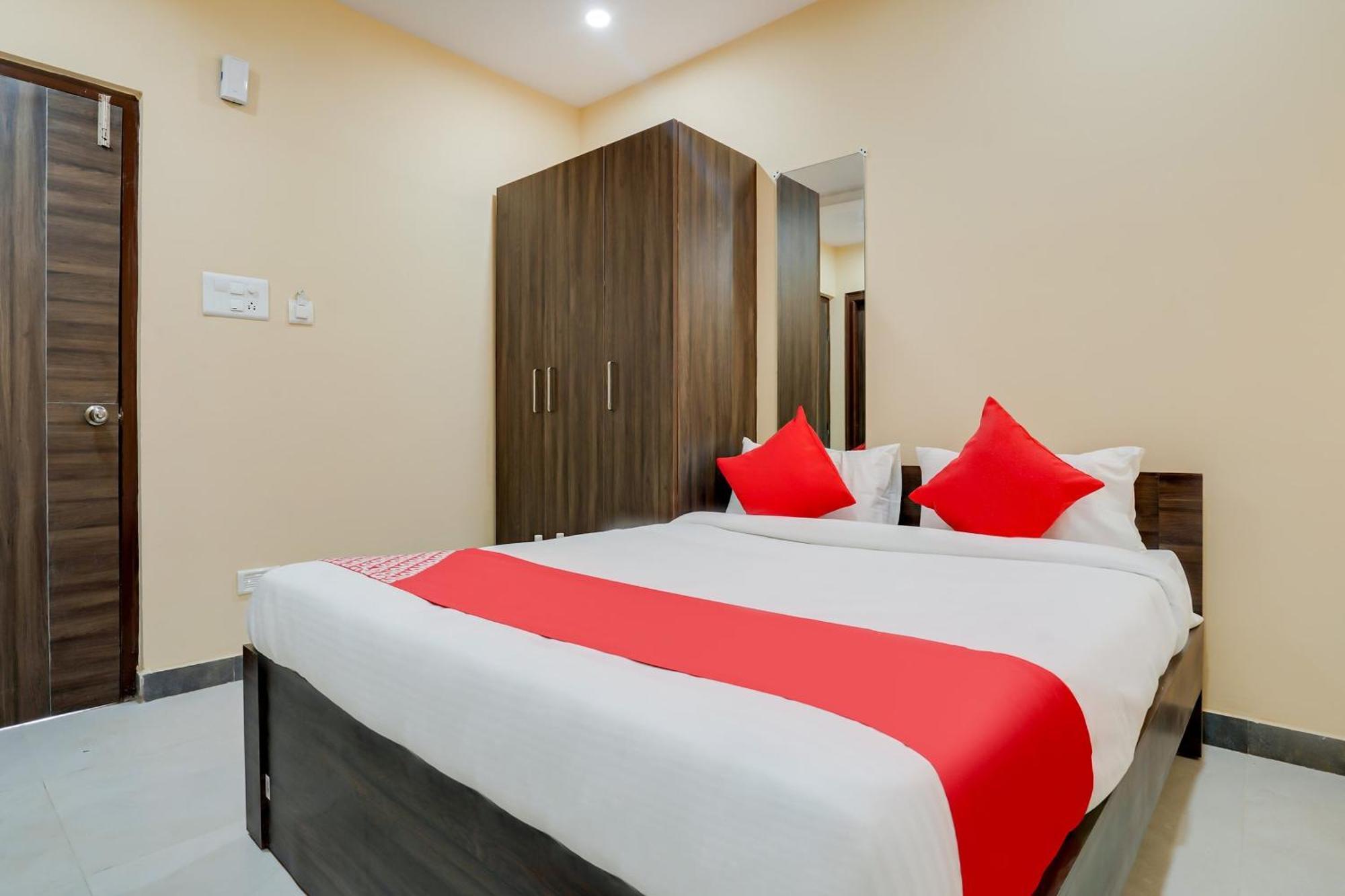 Hotel O Alekhya Residency Cafe Bahar Sururnagar Eksteriør billede