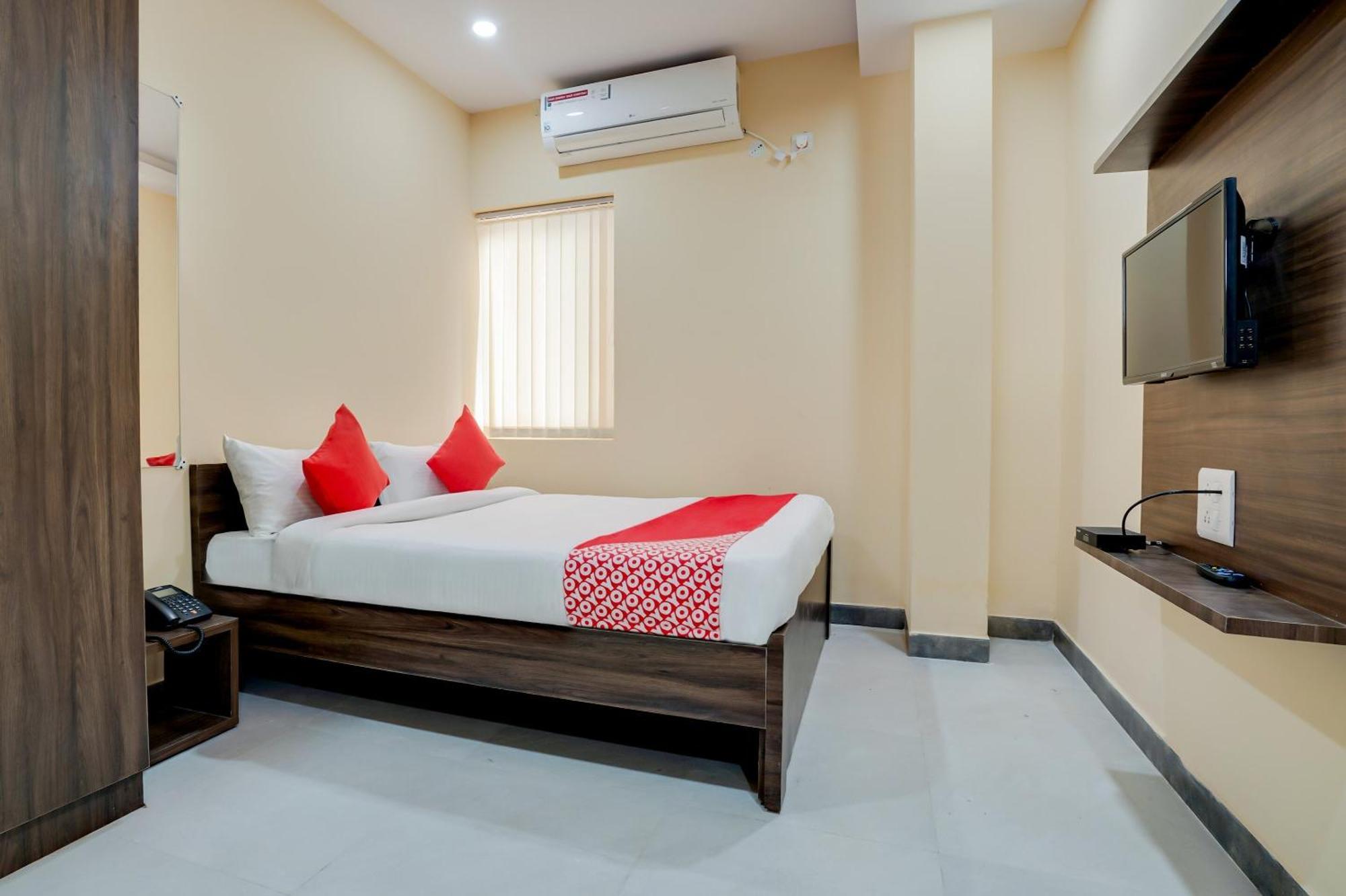 Hotel O Alekhya Residency Cafe Bahar Sururnagar Eksteriør billede