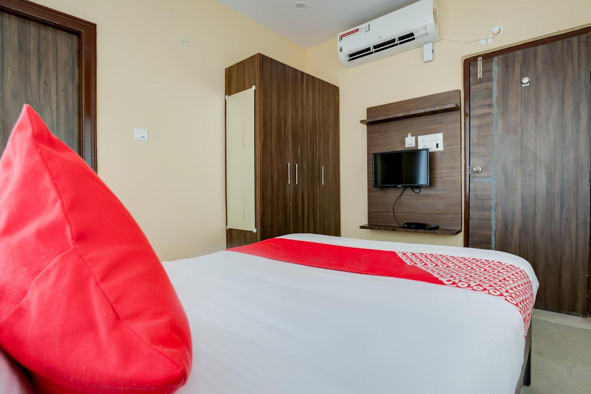 Hotel O Alekhya Residency Cafe Bahar Sururnagar Eksteriør billede