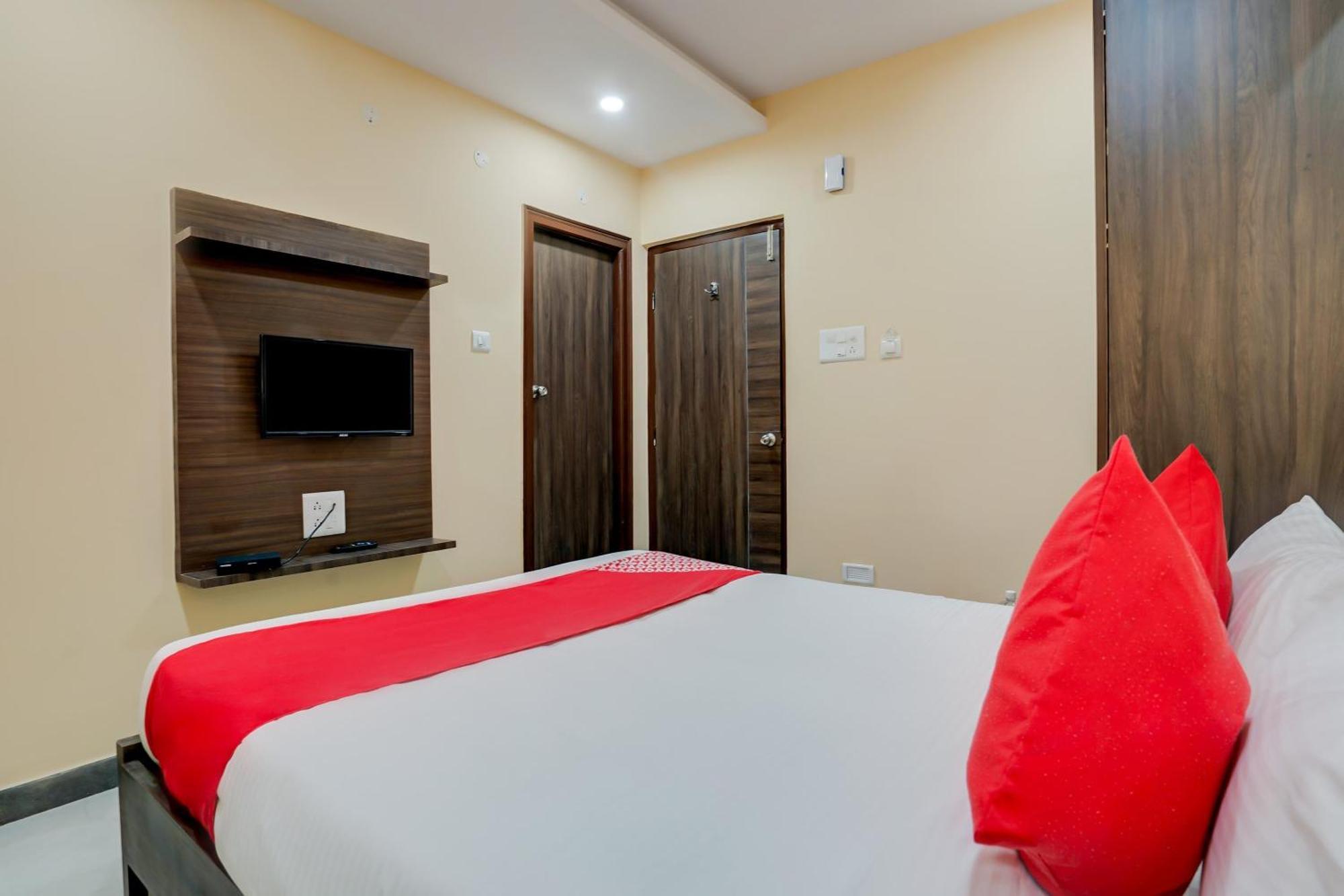 Hotel O Alekhya Residency Cafe Bahar Sururnagar Eksteriør billede