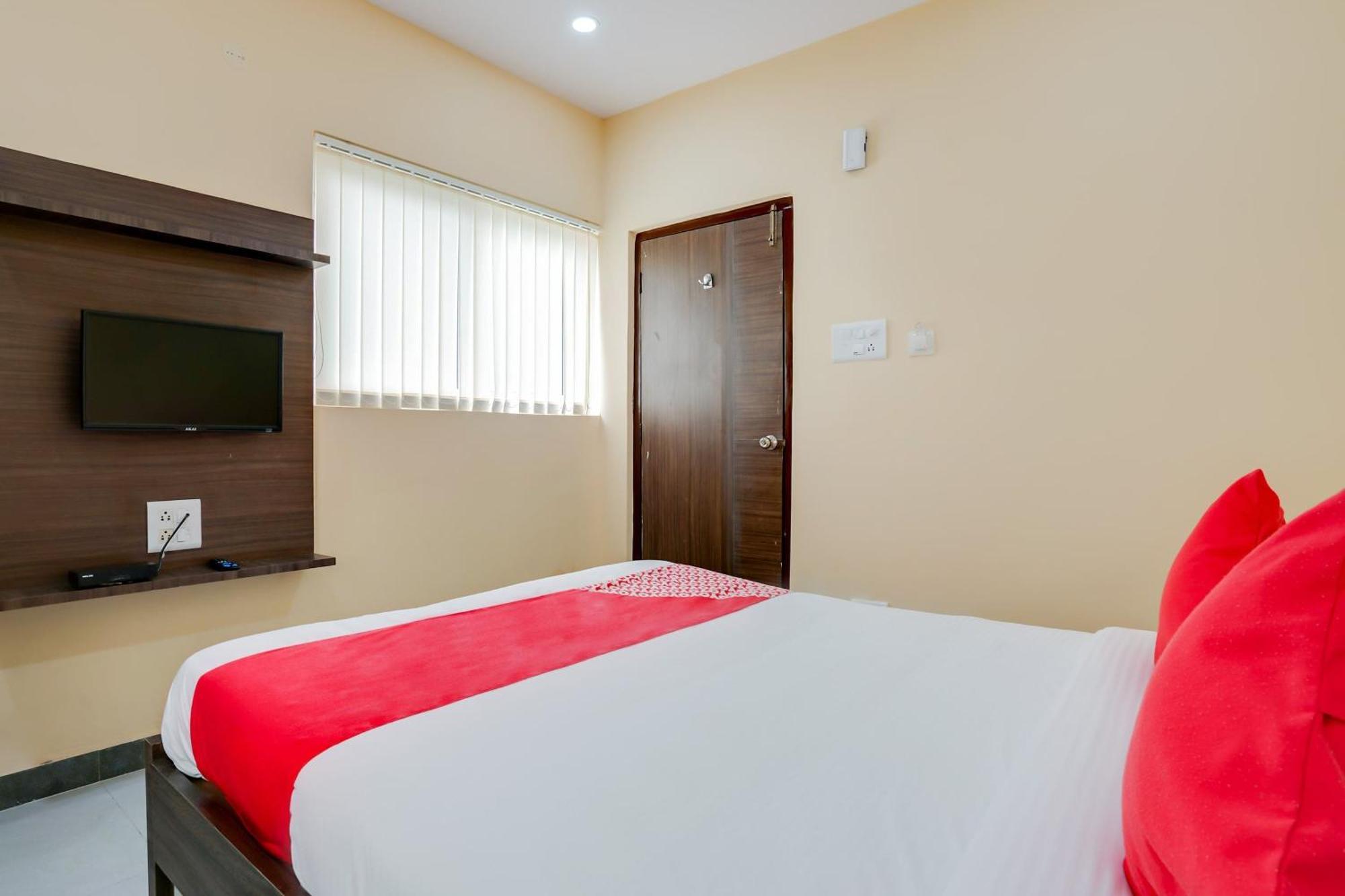 Hotel O Alekhya Residency Cafe Bahar Sururnagar Eksteriør billede