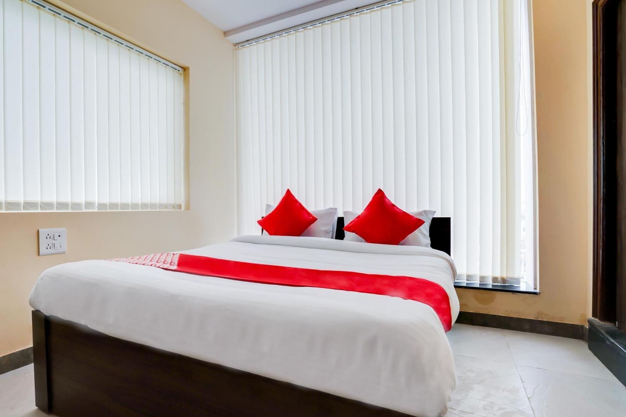 Hotel O Alekhya Residency Cafe Bahar Sururnagar Eksteriør billede