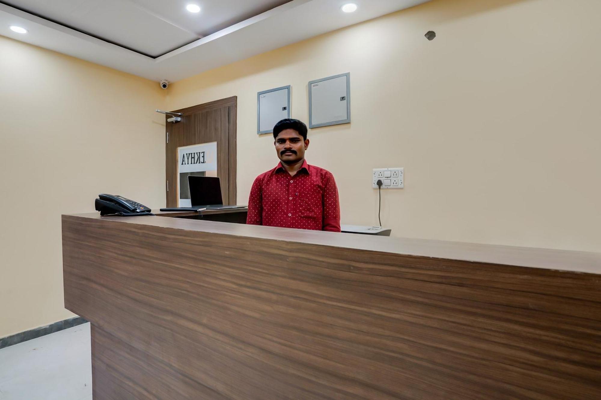 Hotel O Alekhya Residency Cafe Bahar Sururnagar Eksteriør billede